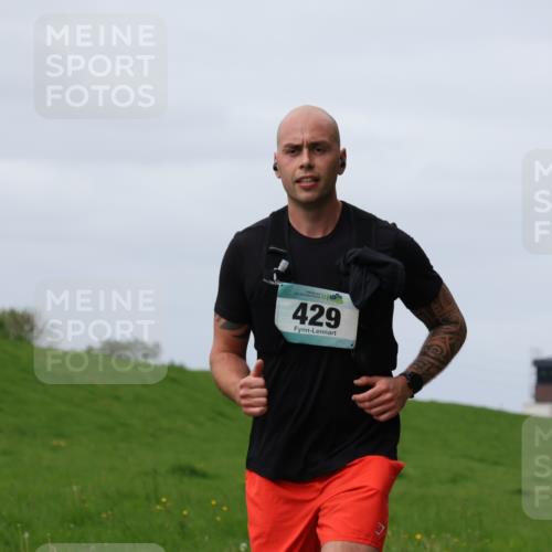 04.05.2025 - 8. Wedeler Halbmarathon Yannick Fuchs http://msf.ph/oto/7833473 04.05.2025 11:42:20 Laufen 429 meine-sportfotos.de