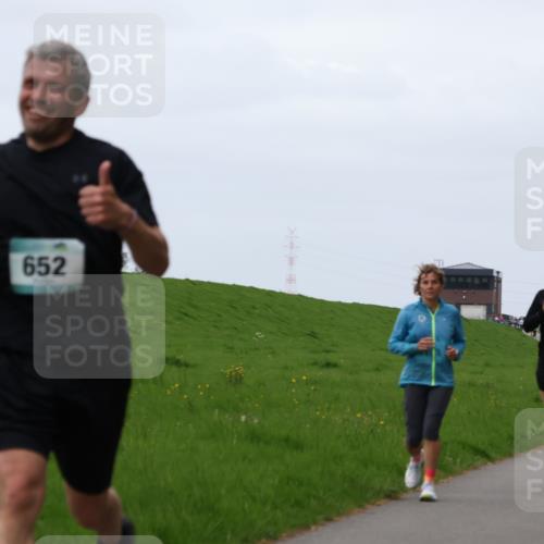 04.05.2025 - 8. Wedeler Halbmarathon Yannick Fuchs http://msf.ph/oto/7833480 04.05.2025 11:21:50 Laufen 652 meine-sportfotos.de