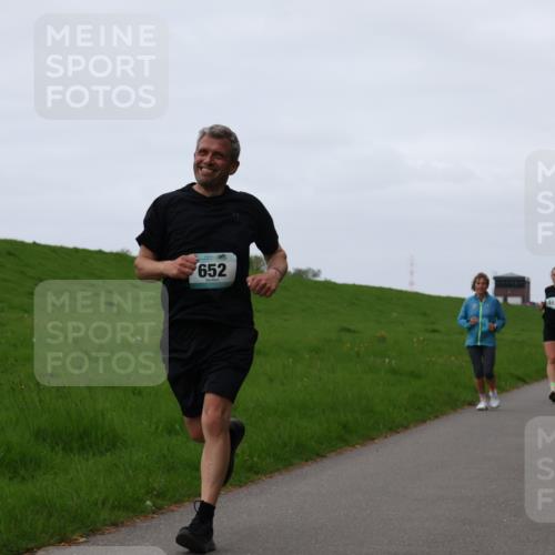 04.05.2025 - 8. Wedeler Halbmarathon Yannick Fuchs http://msf.ph/oto/7833485 04.05.2025 11:21:51 Laufen 652, 513 meine-sportfotos.de