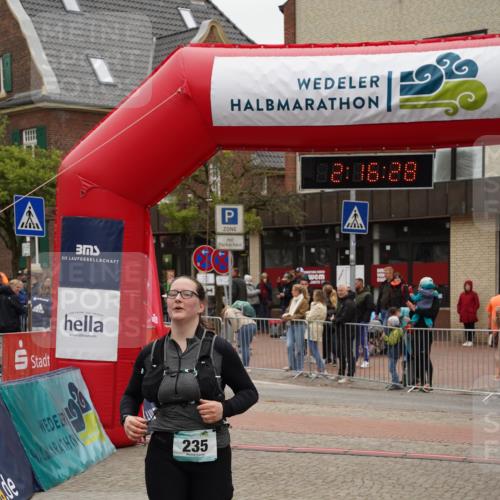 04.05.2025 - 8. Wedeler Halbmarathon Felixshl http://msf.ph/oto/7833493 04.05.2025 12:16:26 Ziel 235 meine-sportfotos.de