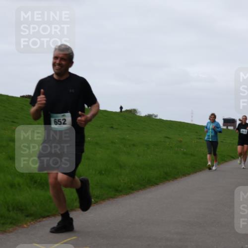 04.05.2025 - 8. Wedeler Halbmarathon Yannick Fuchs http://msf.ph/oto/7833510 04.05.2025 11:21:51 Laufen 652, 513 meine-sportfotos.de