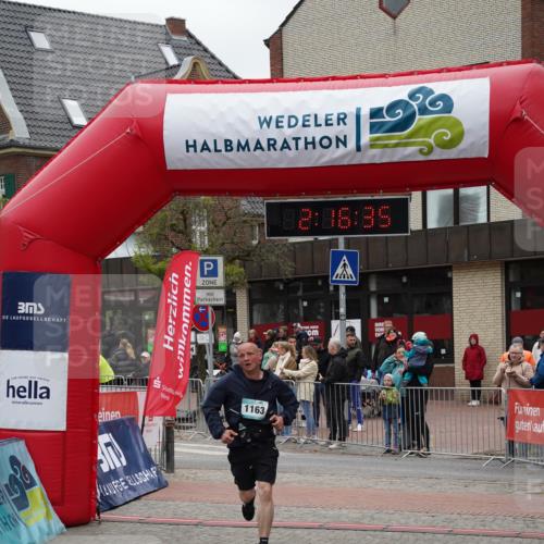 04.05.2025 - 8. Wedeler Halbmarathon Felixshl http://msf.ph/oto/7833539 04.05.2025 12:16:32 Ziel 1163 meine-sportfotos.de