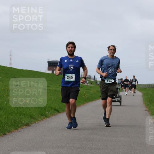 04.05.2025 - 8. Wedeler Halbmarathon Yannick Fuchs http://msf.ph/oto/7833542 04.05.2025 11:42:31 Laufen 240, 438 meine-sportfotos.de