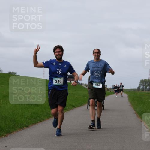 04.05.2025 - 8. Wedeler Halbmarathon Yannick Fuchs http://msf.ph/oto/7833600 04.05.2025 11:42:33 Laufen 240, 438 meine-sportfotos.de