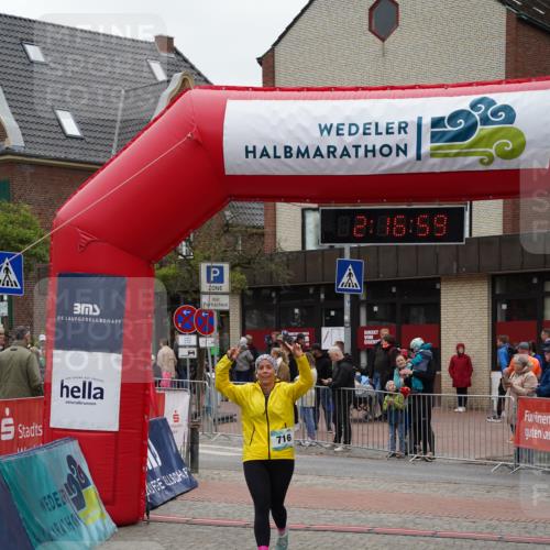 04.05.2025 - 8. Wedeler Halbmarathon Felixshl http://msf.ph/oto/7833615 04.05.2025 12:16:57 Ziel 716 meine-sportfotos.de
