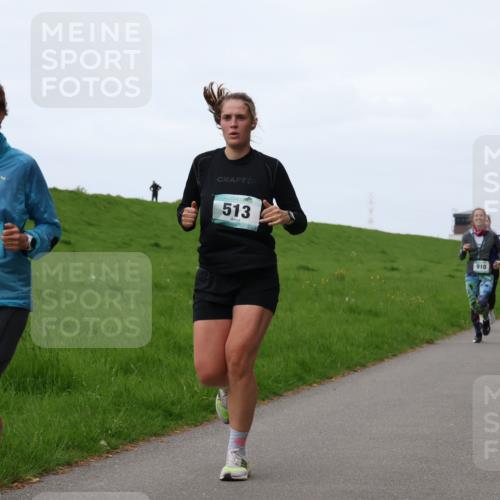 04.05.2025 - 8. Wedeler Halbmarathon Yannick Fuchs http://msf.ph/oto/7833639 04.05.2025 11:21:56 Laufen 513, 910 meine-sportfotos.de