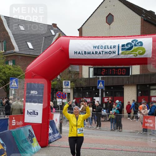04.05.2025 - 8. Wedeler Halbmarathon Felixshl http://msf.ph/oto/7833652 04.05.2025 12:16:58 Ziel 716 meine-sportfotos.de