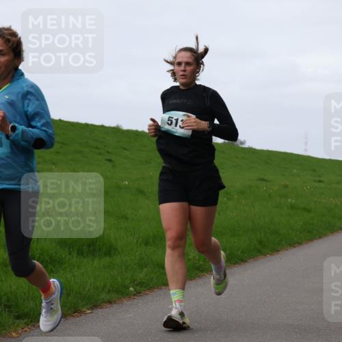 04.05.2025 - 8. Wedeler Halbmarathon Yannick Fuchs http://msf.ph/oto/7833653 04.05.2025 11:21:57 Laufen 513, 910 meine-sportfotos.de