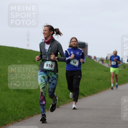 04.05.2025 - 8. Wedeler Halbmarathon Yannick Fuchs http://msf.ph/oto/7833695 04.05.2025 11:21:58 Laufen 9, 910, 58 meine-sportfotos.de