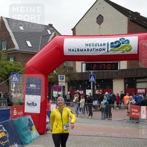 04.05.2025 - 8. Wedeler Halbmarathon Felixshl http://msf.ph/oto/7833718 04.05.2025 12:16:59 Ziel 716 meine-sportfotos.de
