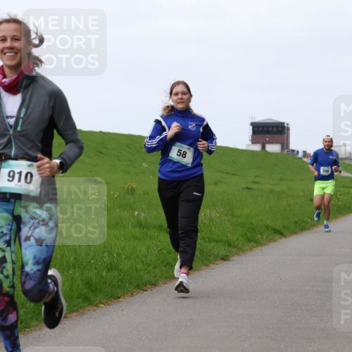 04.05.2025 - 8. Wedeler Halbmarathon Yannick Fuchs http://msf.ph/oto/7833761 04.05.2025 11:22:00 Laufen 910, 58, 356, 892, 774 meine-sportfotos.de