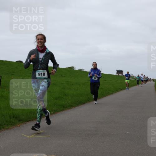 04.05.2025 - 8. Wedeler Halbmarathon Yannick Fuchs http://msf.ph/oto/7833777 04.05.2025 11:22:01 Laufen 910, 58 meine-sportfotos.de