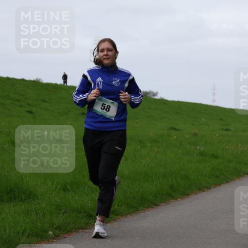 04.05.2025 - 8. Wedeler Halbmarathon Yannick Fuchs http://msf.ph/oto/7833811 04.05.2025 11:22:02 Laufen 58, 356 meine-sportfotos.de