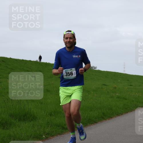 04.05.2025 - 8. Wedeler Halbmarathon Yannick Fuchs http://msf.ph/oto/7833843 04.05.2025 11:22:08 Laufen 356, 774 meine-sportfotos.de