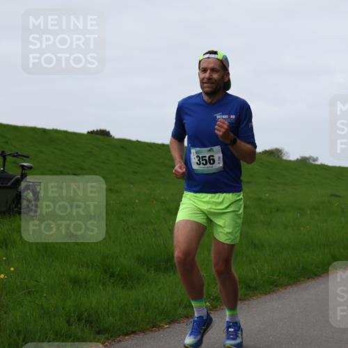 04.05.2025 - 8. Wedeler Halbmarathon Yannick Fuchs http://msf.ph/oto/7833862 04.05.2025 11:22:08 Laufen 356 meine-sportfotos.de