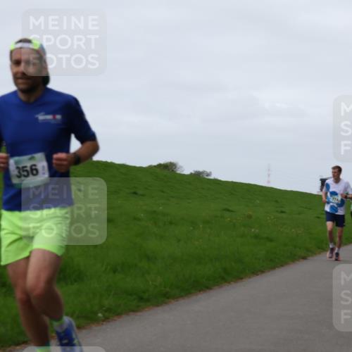 04.05.2025 - 8. Wedeler Halbmarathon Yannick Fuchs http://msf.ph/oto/7833880 04.05.2025 11:22:09 Laufen 356 meine-sportfotos.de