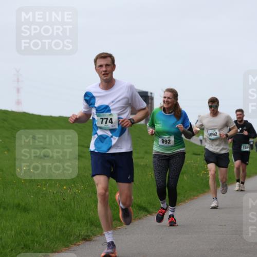 04.05.2025 - 8. Wedeler Halbmarathon Yannick Fuchs http://msf.ph/oto/7833884 04.05.2025 11:22:10 Laufen 774, 8, 21, 892, 1092, 102, 1209 meine-sportfotos.de
