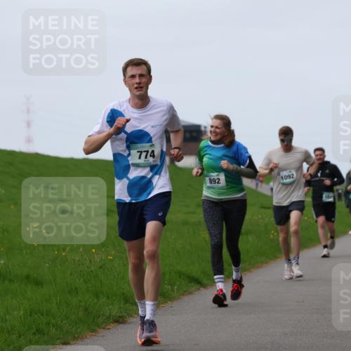 04.05.2025 - 8. Wedeler Halbmarathon Yannick Fuchs http://msf.ph/oto/7833894 04.05.2025 11:22:10 Laufen 774, 821, 892, 1092, 12, 09 meine-sportfotos.de
