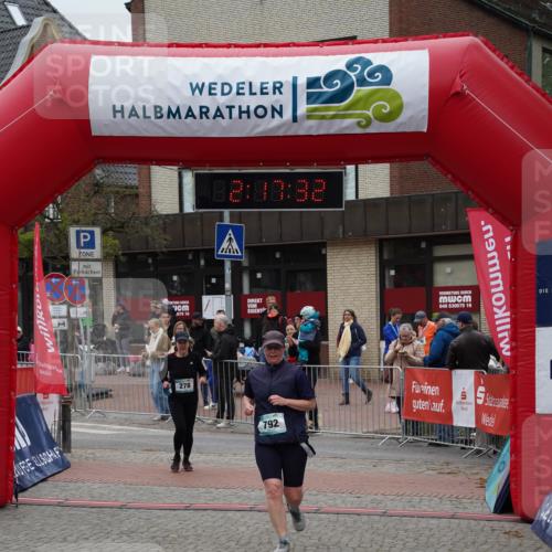 04.05.2025 - 8. Wedeler Halbmarathon Felixshl http://msf.ph/oto/7833921 04.05.2025 12:17:30 Ziel 278, 792 meine-sportfotos.de