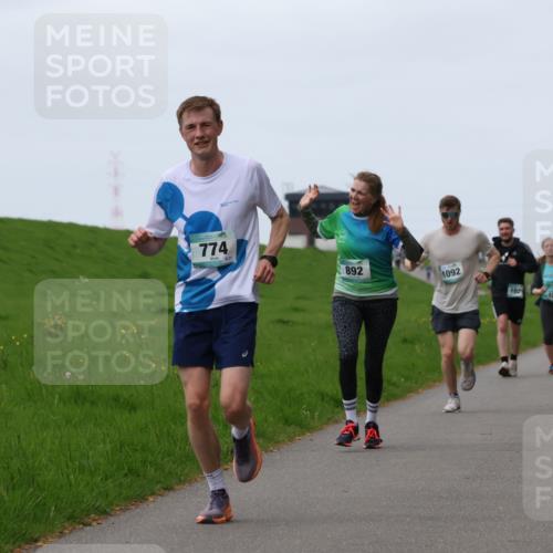 04.05.2025 - 8. Wedeler Halbmarathon Yannick Fuchs http://msf.ph/oto/7833924 04.05.2025 11:22:11 Laufen 774, 892, 1092, 102, 1209 meine-sportfotos.de