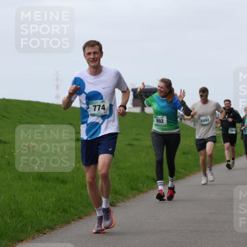 04.05.2025 - 8. Wedeler Halbmarathon Yannick Fuchs http://msf.ph/oto/7833927 04.05.2025 11:22:11 Laufen 774, 892, 1092, 102, 1209 meine-sportfotos.de