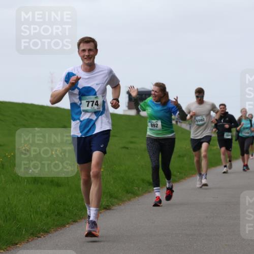 04.05.2025 - 8. Wedeler Halbmarathon Yannick Fuchs http://msf.ph/oto/7833930 04.05.2025 11:22:11 Laufen 774, 892, 1092, 1200 meine-sportfotos.de