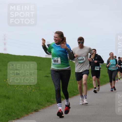 04.05.2025 - 8. Wedeler Halbmarathon Yannick Fuchs http://msf.ph/oto/7833947 04.05.2025 11:22:12 Laufen 892, 1092, 1029, 1209 meine-sportfotos.de