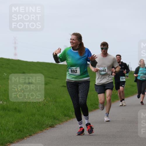 04.05.2025 - 8. Wedeler Halbmarathon Yannick Fuchs http://msf.ph/oto/7833954 04.05.2025 11:22:12 Laufen 892, 1092, 1029, 1209 meine-sportfotos.de