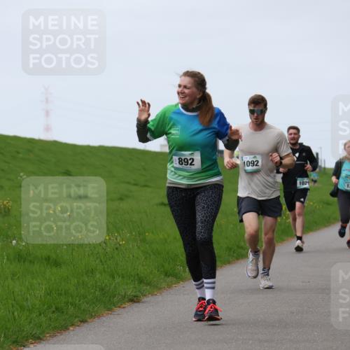 04.05.2025 - 8. Wedeler Halbmarathon Yannick Fuchs http://msf.ph/oto/7833957 04.05.2025 11:22:12 Laufen 892, 1092, 1029, 1209 meine-sportfotos.de