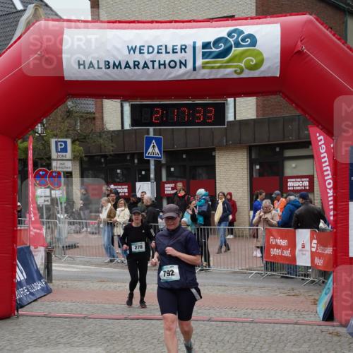 04.05.2025 - 8. Wedeler Halbmarathon Felixshl http://msf.ph/oto/7833959 04.05.2025 12:17:31 Ziel 278, 792 meine-sportfotos.de
