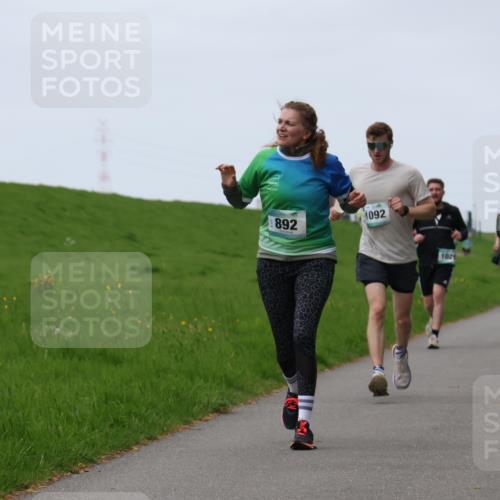 04.05.2025 - 8. Wedeler Halbmarathon Yannick Fuchs http://msf.ph/oto/7833963 04.05.2025 11:22:12 Laufen 892, 1092, 102, 1209 meine-sportfotos.de