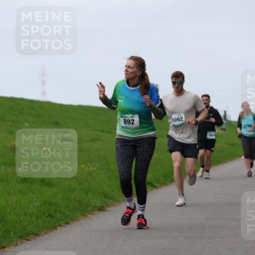 04.05.2025 - 8. Wedeler Halbmarathon Yannick Fuchs http://msf.ph/oto/7833968 04.05.2025 11:22:13 Laufen 892, 1092, 102, 1209 meine-sportfotos.de