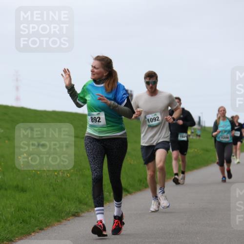04.05.2025 - 8. Wedeler Halbmarathon Yannick Fuchs http://msf.ph/oto/7833974 04.05.2025 11:22:13 Laufen 892, 1092, 102, 1209 meine-sportfotos.de