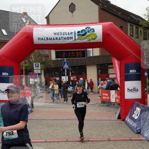 04.05.2025 - 8. Wedeler Halbmarathon Felixshl http://msf.ph/oto/7834019 04.05.2025 12:17:33 Ziel 278, 792 meine-sportfotos.de