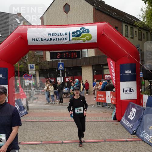 04.05.2025 - 8. Wedeler Halbmarathon Felixshl http://msf.ph/oto/7834027 04.05.2025 12:17:33 Ziel 278, 792 meine-sportfotos.de