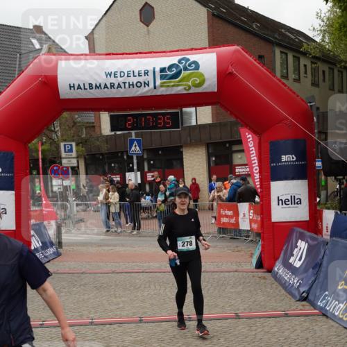 04.05.2025 - 8. Wedeler Halbmarathon Felixshl http://msf.ph/oto/7834036 04.05.2025 12:17:33 Ziel 278, 792 meine-sportfotos.de