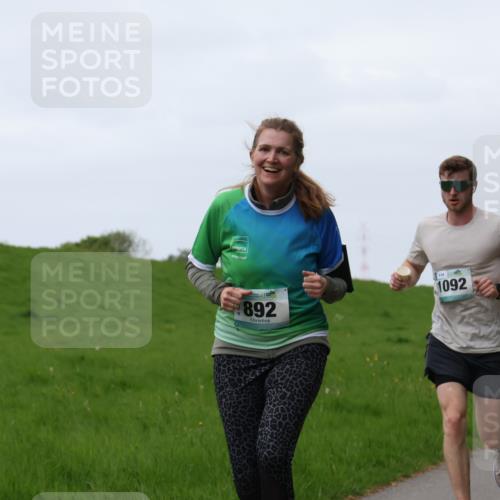 04.05.2025 - 8. Wedeler Halbmarathon Yannick Fuchs http://msf.ph/oto/7834050 04.05.2025 11:22:15 Laufen 892, 1092, 102 meine-sportfotos.de