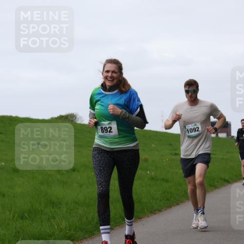 04.05.2025 - 8. Wedeler Halbmarathon Yannick Fuchs http://msf.ph/oto/7834058 04.05.2025 11:22:16 Laufen 892, 1092, 102, 1209 meine-sportfotos.de