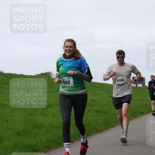 04.05.2025 - 8. Wedeler Halbmarathon Yannick Fuchs http://msf.ph/oto/7834064 04.05.2025 11:22:16 Laufen 892, 1092, 102, 1209 meine-sportfotos.de
