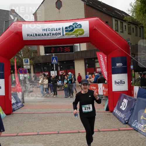 04.05.2025 - 8. Wedeler Halbmarathon Felixshl http://msf.ph/oto/7834069 04.05.2025 12:17:34 Ziel 278, 792 meine-sportfotos.de