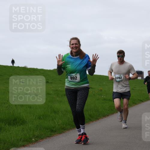 04.05.2025 - 8. Wedeler Halbmarathon Yannick Fuchs http://msf.ph/oto/7834072 04.05.2025 11:22:16 Laufen 892, 1092, 1025, 1209 meine-sportfotos.de