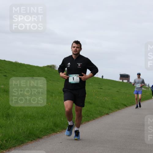 04.05.2025 - 8. Wedeler Halbmarathon Yannick Fuchs http://msf.ph/oto/7834099 04.05.2025 11:43:08 Laufen 22, 248 meine-sportfotos.de