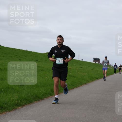 04.05.2025 - 8. Wedeler Halbmarathon Yannick Fuchs http://msf.ph/oto/7834109 04.05.2025 11:43:08 Laufen 22 meine-sportfotos.de