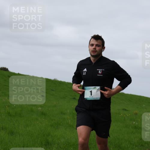 04.05.2025 - 8. Wedeler Halbmarathon Yannick Fuchs http://msf.ph/oto/7834132 04.05.2025 11:43:08 Laufen 22, 1, 115 meine-sportfotos.de