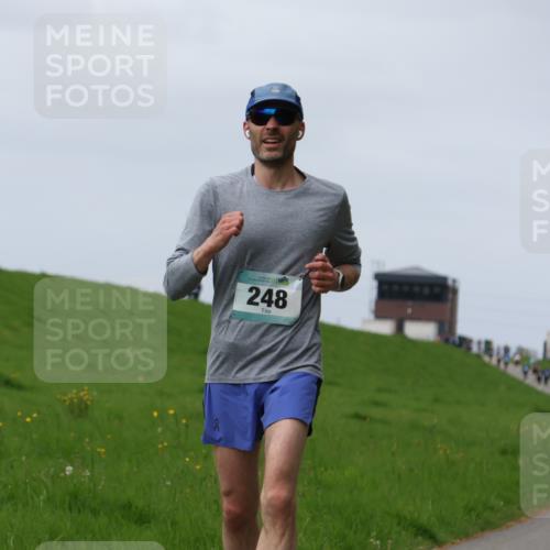 04.05.2025 - 8. Wedeler Halbmarathon Yannick Fuchs http://msf.ph/oto/7834223 04.05.2025 11:43:12 Laufen 248 meine-sportfotos.de