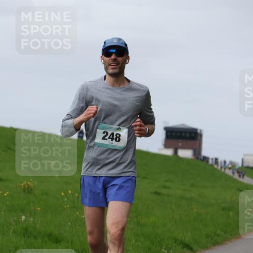04.05.2025 - 8. Wedeler Halbmarathon Yannick Fuchs http://msf.ph/oto/7834226 04.05.2025 11:43:12 Laufen 248 meine-sportfotos.de