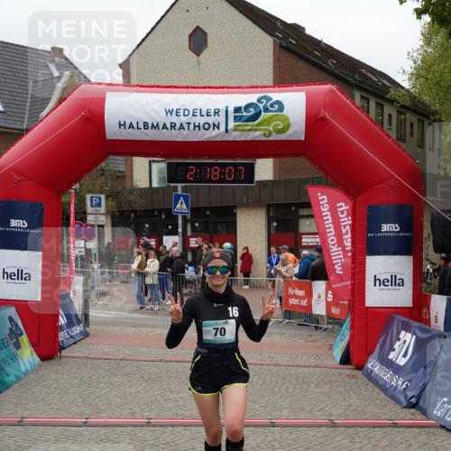 04.05.2025 - 8. Wedeler Halbmarathon Felixshl http://msf.ph/oto/7834231 04.05.2025 12:18:04 Ziel 70 meine-sportfotos.de