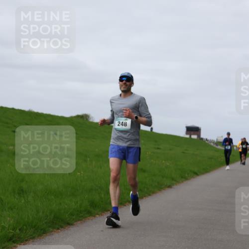 04.05.2025 - 8. Wedeler Halbmarathon Yannick Fuchs http://msf.ph/oto/7834245 04.05.2025 11:43:13 Laufen 248 meine-sportfotos.de