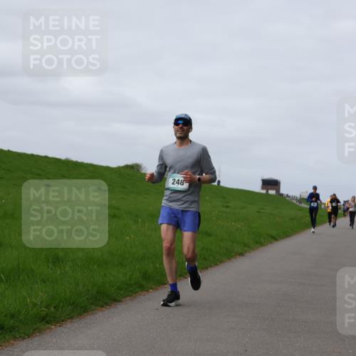 04.05.2025 - 8. Wedeler Halbmarathon Yannick Fuchs http://msf.ph/oto/7834248 04.05.2025 11:43:13 Laufen 248 meine-sportfotos.de