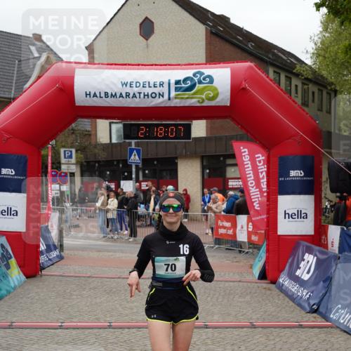04.05.2025 - 8. Wedeler Halbmarathon Felixshl http://msf.ph/oto/7834249 04.05.2025 12:18:05 Ziel 70 meine-sportfotos.de